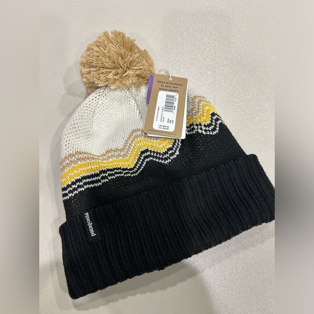 Patagonia Youth Powder Town Beanie Cream Black Kids NWT Hat Snow Ski Winter